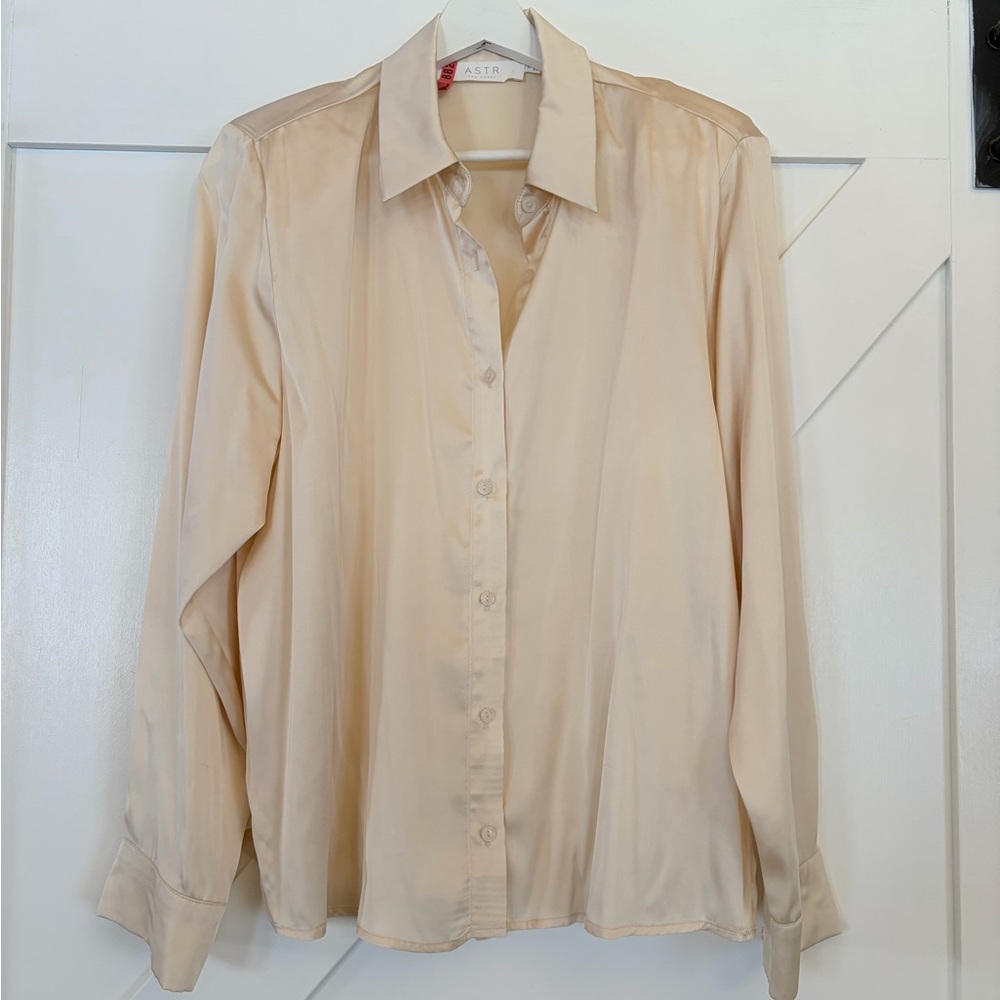 ASTR The Label Satin Button Up - Picture 2 of 5